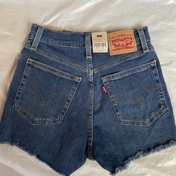 Levi High Rise Shorts Hypersoft Size 25 - Picture 3 of 10